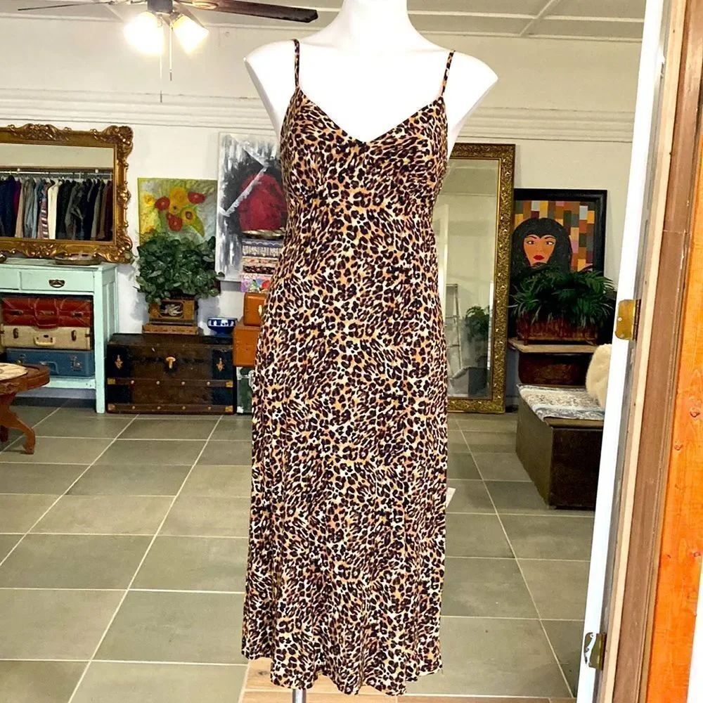 Dress - Picture 2 of 11